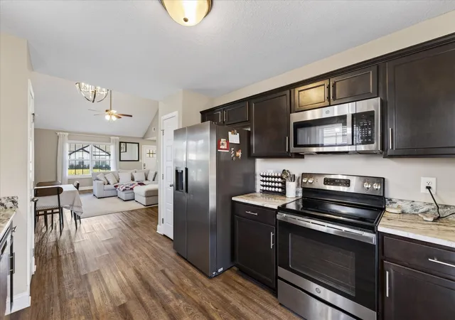 Photo 2 of Single family home for sale at 413 Irish Hills Dr, Clarksville, TN 37042 | MLS# 3629496 | Listing updated on 2026-10-30