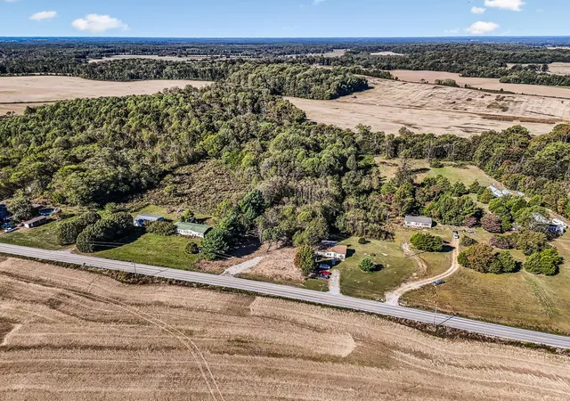 Photo 2 of Single family home for sale at 6911 Hillsboro Viola Rd, Manchester, TN 37355 | MLS# 3627824 | Listing updated on 2026-10-29