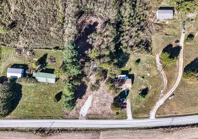 Photo 3 of Single family home for sale at 6911 Hillsboro Viola Rd, Manchester, TN 37355 | MLS# 3627824 | Listing updated on 2026-10-29
