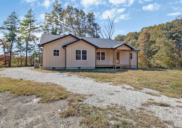 Photo 3 of Single family home for sale at 128 Greystone Way, Jamestown, TN 38556 | MLS# 3627321 | Listing updated on 2026-10-27