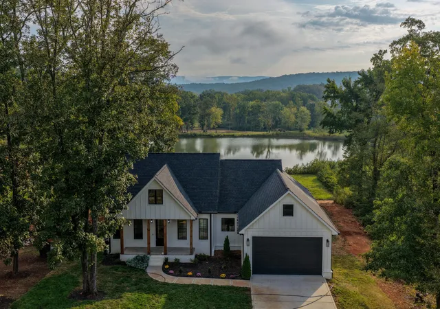Single family home for sale at 201 Clubhouse Dr, Jasper, TN 37347 | MLS# 3627335