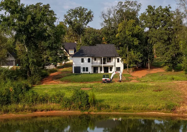 Photo 1 of Single family home for sale at 201 Clubhouse Dr, Jasper, TN 37347 | MLS# 3627335 | Listing updated on 2026-10-27