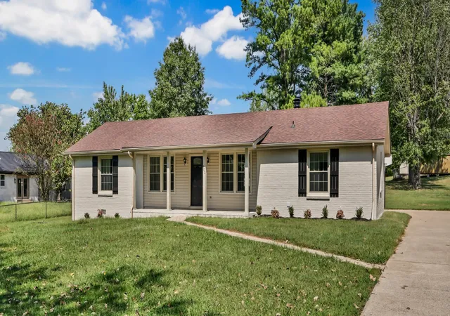 Single family home for sale at 803 Laurel Dr, Clarksville, TN 37043 | MLS# 3629512
