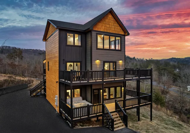 Photo 2 of Single family home for sale at 1279 Upper Middle Crk Rd, Sevierville, TN 37876 | MLS# 3627429 | Listing updated on 2026-10-27