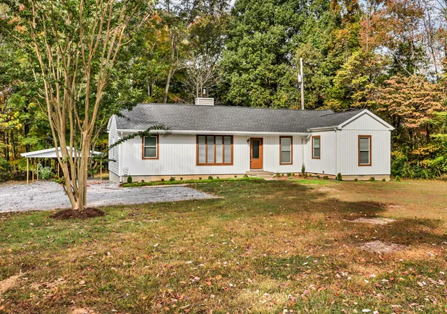 Photo 2 of Single family home for sale at 4460 Ashland City Rd, Clarksville, TN 37043 | MLS# 3627412 | Listing updated on 2026-10-28
