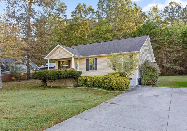 Single family home for sale at 3024 Pine Dr NE, Dalton, GA 30721 | MLS# 3627389