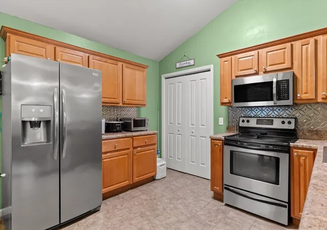 Photo 2 of Single family home for sale at 3024 Pine Dr NE, Dalton, GA 30721 | MLS# 3627389 | Listing updated on 2026-10-27