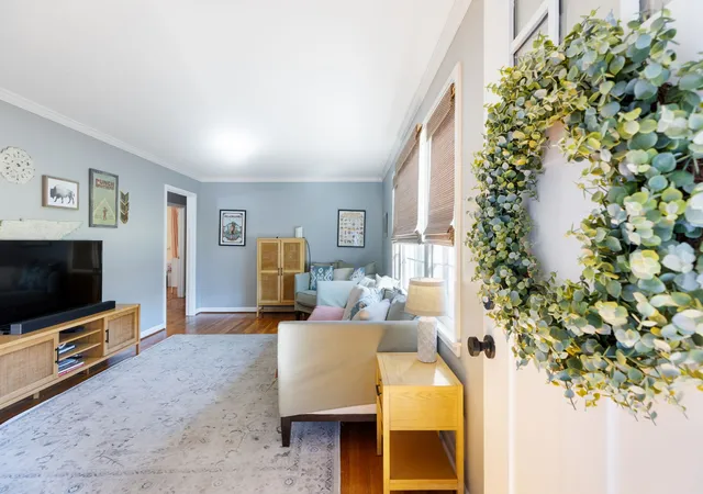 Photo 4 of Single family home for sale at 913 Hillsboro Rd, Franklin, TN 37064 | MLS# 3629739 | Listing updated on 2026-10-30