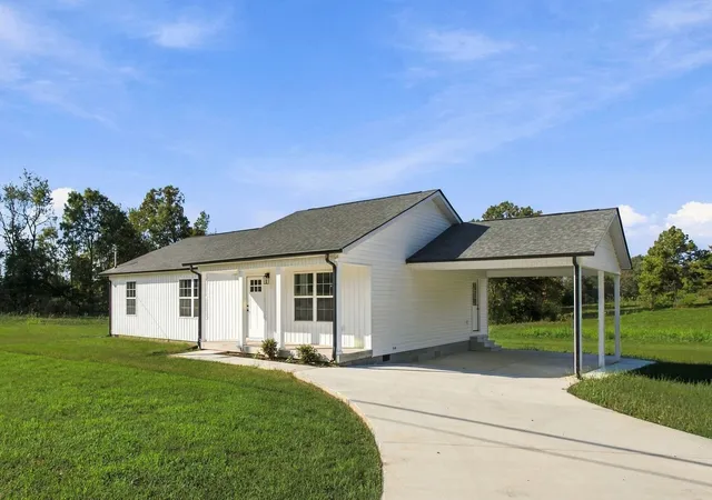 Single family home for sale at 3969 Buffalo Rd, Summertown, TN 38483 | MLS# 3628546