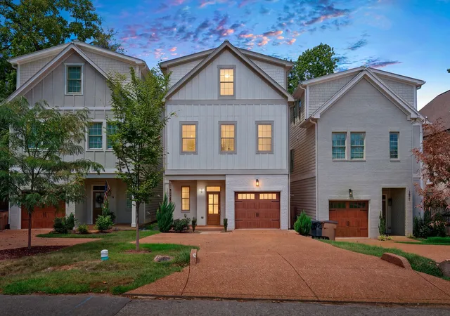 Single family home for sale at 120b Lincoln Ct, Nashville, TN 37205 | MLS# 3627507