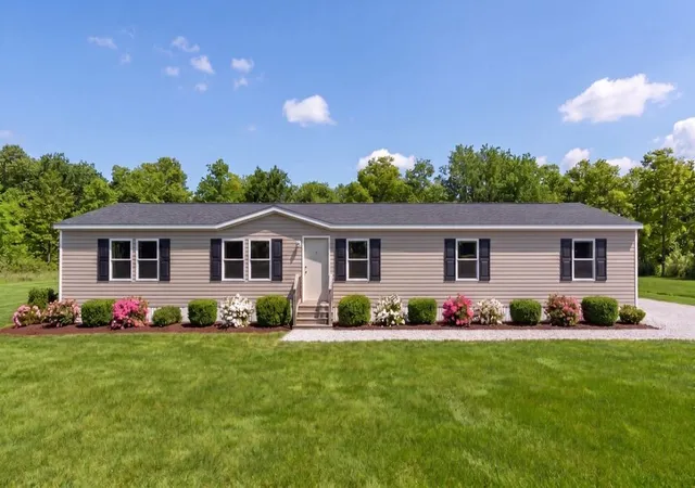 Photo 1 of Manufactured home for sale at 7275 Taylor Crk Loop, Nunnelly, TN 37137 | MLS# 3627487 | Listing updated on 2026-10-28