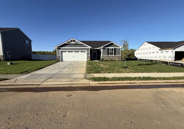 Photo 1 of Single family home for sale at 202 Memphis Dr, Franklin, KY 42134 | MLS# 3627483 | Listing updated on 2026-10-28