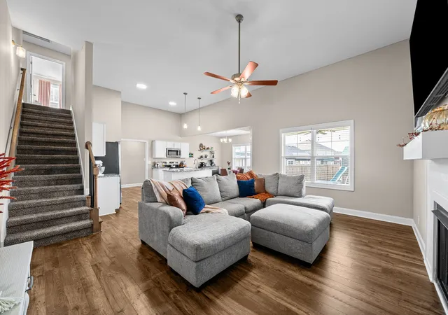 Photo 3 of Single family home for sale at 1219 Racker Dr, Clarksville, TN 37043 | MLS# 3628117 | Listing updated on 2026-10-28
