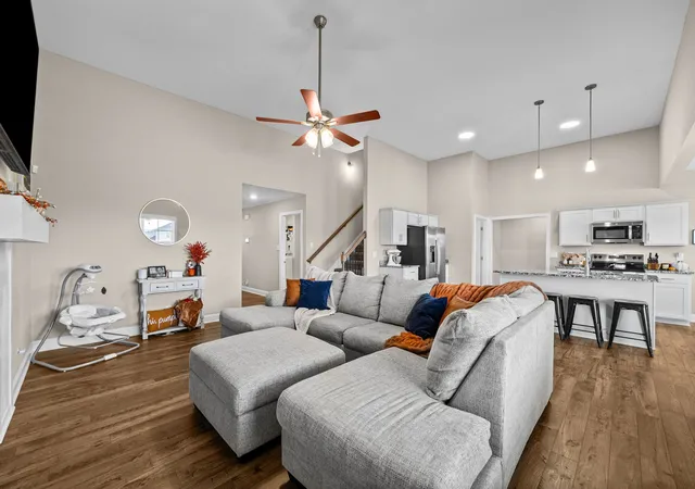 Photo 4 of Single family home for sale at 1219 Racker Dr, Clarksville, TN 37043 | MLS# 3628117 | Listing updated on 2026-10-28
