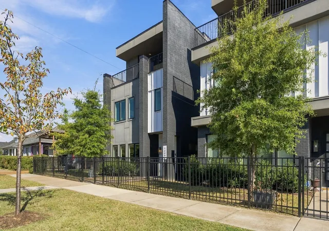 Photo 2 of Single family home for sale at 1400 Arthur Ave #3, Nashville, TN 37208 | MLS# 3628009 | Listing updated on 2026-10-28