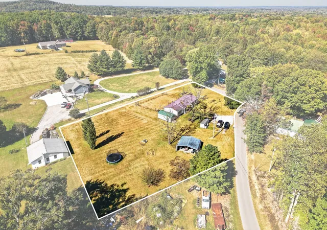Photo 3 of Manufactured home for sale at 5689 Bell Rd, Cookeville, TN 38506 | MLS# 3627569 | Listing updated on 2026-10-27