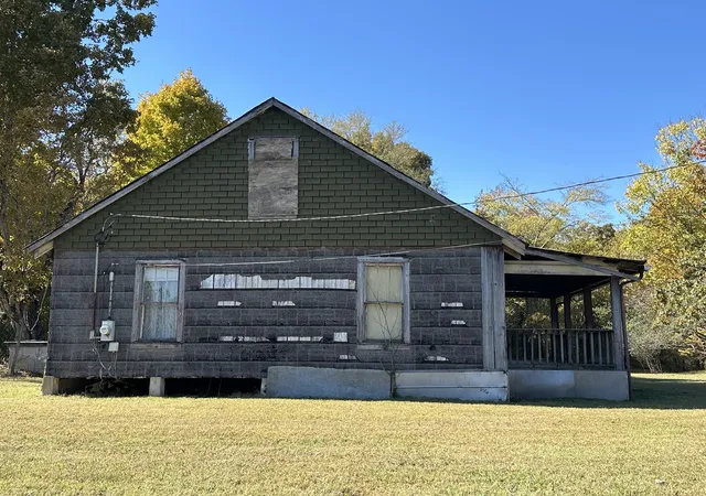 Photo 3 of Single family home for sale at 46 Seay Ln, Erin, TN 37061 | MLS# 3627632 | Listing updated on 2026-10-27