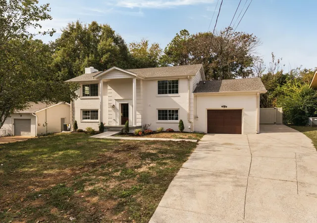 Photo 1 of Single family home for sale at 3213 Cynthia Ln, Nashville, TN 37207 | MLS# 3627586 | Listing updated on 2026-10-30