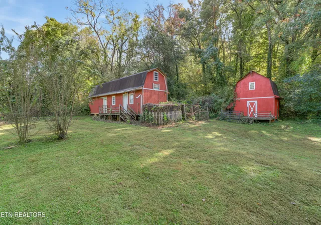 Photo 2 of Single family home for sale at 4708 Guinn Rd, Knoxville, TN 37931 | MLS# 3627589 | Listing updated on 2026-10-28