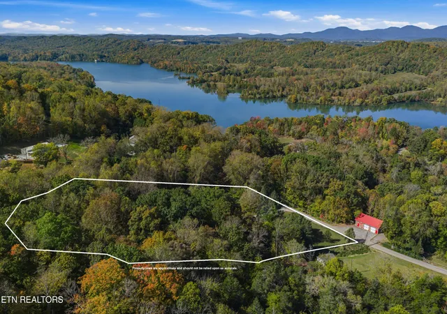 Photo 3 of Single family home for sale at 4708 Guinn Rd, Knoxville, TN 37931 | MLS# 3627589 | Listing updated on 2026-10-28