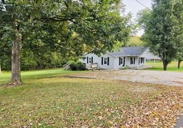 Photo 2 of Single family home for sale at 221 Wilkins Ave, Etowah, TN 37331 | MLS# 3627590 | Listing updated on 2026-10-27