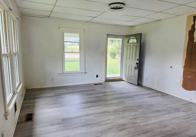 Photo 3 of Single family home for sale at 221 Wilkins Ave, Etowah, TN 37331 | MLS# 3627590 | Listing updated on 2026-10-27
