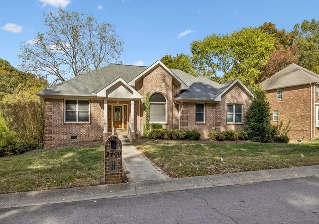 Photo 3 of Single family home for sale at 2409 Devon Valley Dr, Nashville, TN 37221 | MLS# 3627622 | Listing updated on 2026-10-28