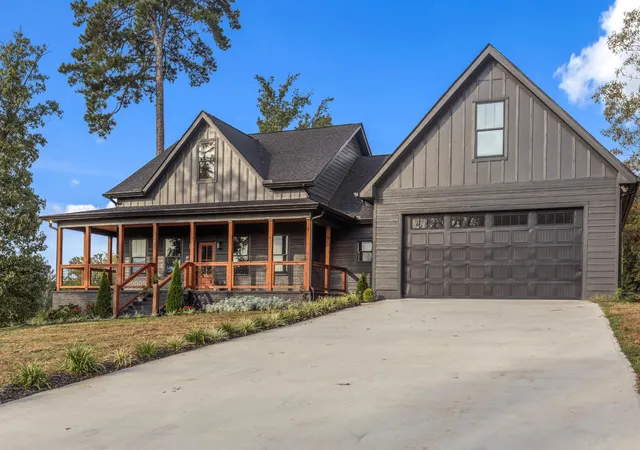 Single family home for sale at 230 Clubhouse Dr, Jasper, TN 37347 | MLS# 3627607