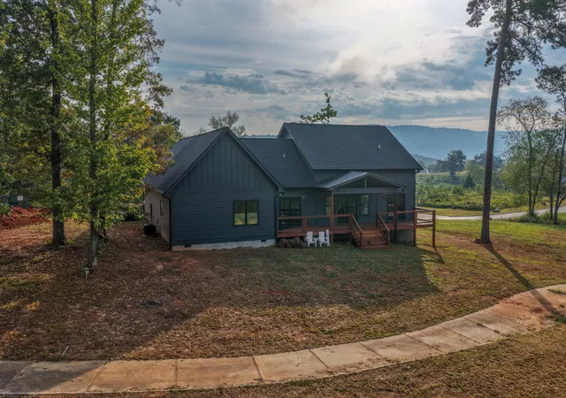 Photo 2 of Single family home for sale at 230 Clubhouse Dr, Jasper, TN 37347 | MLS# 3627607 | Listing updated on 2026-10-27
