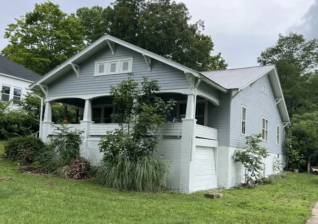 Photo 1 of Single family home for sale at 722 Indiana Ave, Etowah, TN 37331 | MLS# 3627898 | Listing updated on 2026-10-28