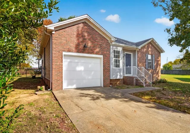 Photo 1 of Single family home for sale at 8631 Swale Ct, Oak Grove, KY 42262 | MLS# 3627639 | Listing updated on 2026-10-30