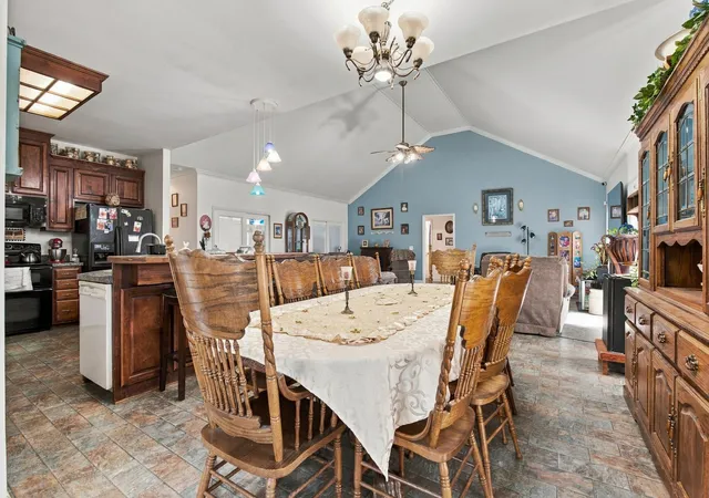 Photo 3 of Single family home for sale at 2539 Fairfield Pike, Shelbyville, TN 37160 | MLS# 3629587 | Listing updated on 2026-10-30