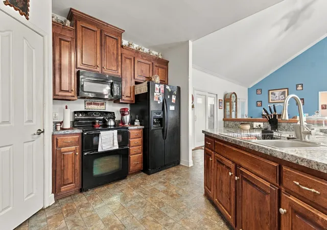 Photo 4 of Single family home for sale at 2539 Fairfield Pike, Shelbyville, TN 37160 | MLS# 3629587 | Listing updated on 2026-10-30