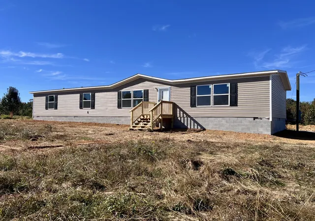 Photo 1 of Manufactured home for sale at 1061 Mcafee Rd, Morrison, TN 37357 | MLS# 3627959 | Listing updated on 2026-10-28