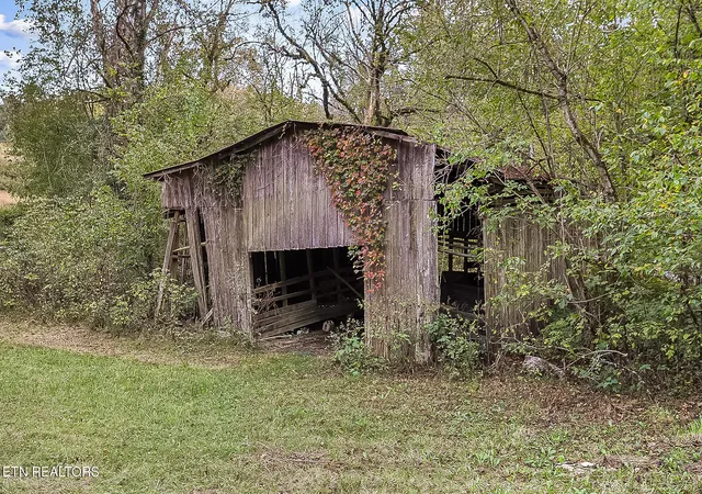 Photo 3 of Single family home for sale at 142 Lambdin Rd, Maynardville, TN 37807 | MLS# 3627717 | Listing updated on 2026-10-28