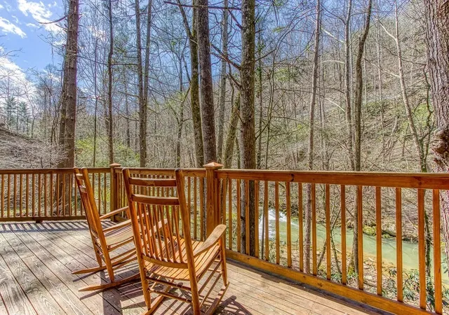 Photo 2 of Single family home for sale at 2231 Cove Crk Dr, Sevierville, TN 37862 | MLS# 3630126 | Listing updated on 2026-10-31
