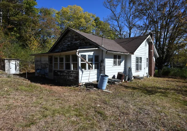 Photo 1 of Single family home for sale at 1290 Old Beardstown Rd, Lobelville, TN 37097 | MLS# 3627800 | Listing updated on 2026-10-28