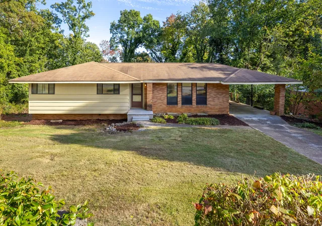 Single family home for sale at 4430 Crestview Dr, Chattanooga, TN 37415 | MLS# 3627764