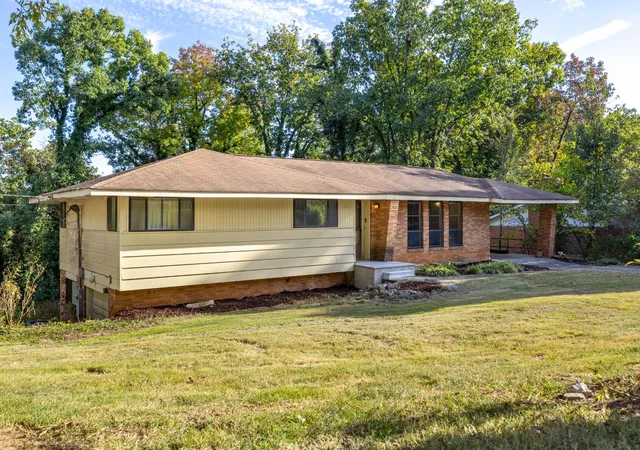 Photo 1 of Single family home for sale at 4430 Crestview Dr, Chattanooga, TN 37415 | MLS# 3627764 | Listing updated on 2026-10-30