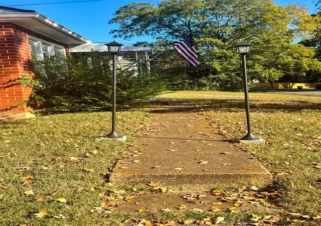 Photo 2 of Single family home for sale at 121 Ray Ave, Old Hickory, TN 37138 | MLS# 3628092 | Listing updated on 2026-10-28
