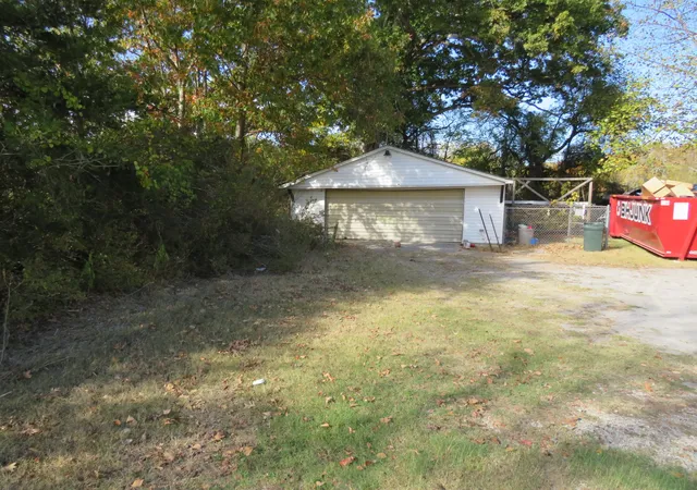 Photo 4 of Single family home for sale at 3585 Hartsville Pike, Castalian Springs, TN 37031 | MLS# 3628342 | Listing updated on 2026-10-29