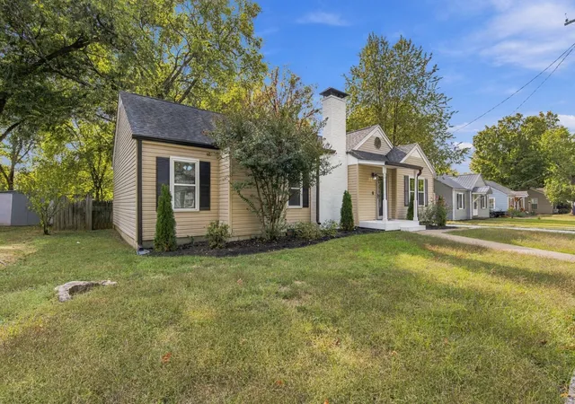 Photo 2 of Single family home for sale at 110 E Mcknight Dr, Murfreesboro, TN 37130 | MLS# 3628007 | Listing updated on 2026-10-28