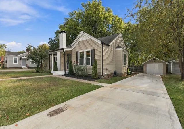 Photo 3 of Single family home for sale at 110 E Mcknight Dr, Murfreesboro, TN 37130 | MLS# 3628007 | Listing updated on 2026-10-28