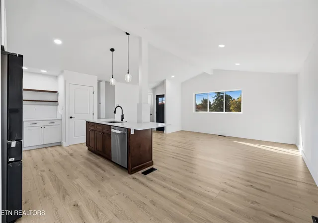 Photo 4 of Single family home for sale at 5517 Millertown Pike, Knoxville, TN 37924 | MLS# 3627792 | Listing updated on 2026-10-28