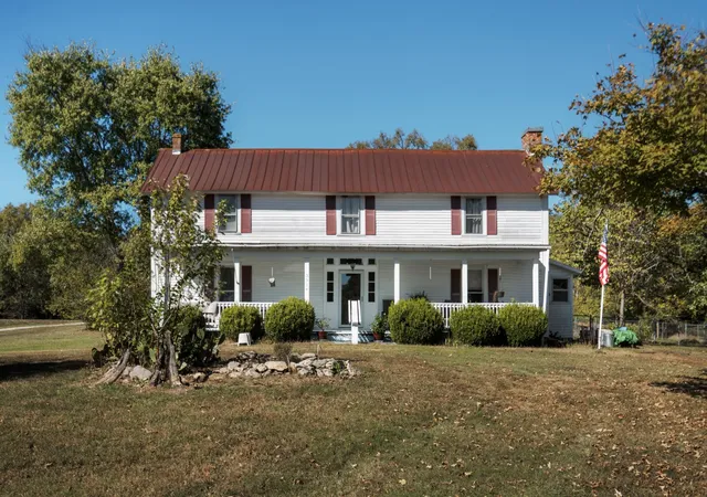 Photo 3 of House for sale at 3910 Charon Ln, Columbia, TN 38401 | MLS# 3628509 | Listing updated on 2026-10-29