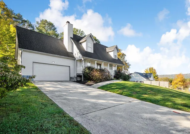 Photo 2 of Single family home for sale at 860 Tommie Ln, Soddy Daisy, TN 37379 | MLS# 3627820 | Listing updated on 2026-10-29