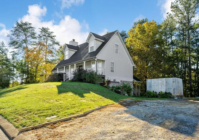 Photo 3 of Single family home for sale at 860 Tommie Ln, Soddy Daisy, TN 37379 | MLS# 3627820 | Listing updated on 2026-10-29