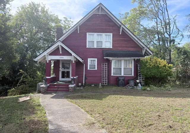 Single family home for sale at 1946 Saxton Ave, Knoxville, TN 37915 | MLS# 3627853