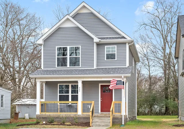 Single family home for sale at 863 Central Ave, Clarksville, TN 37040 | MLS# 3629795