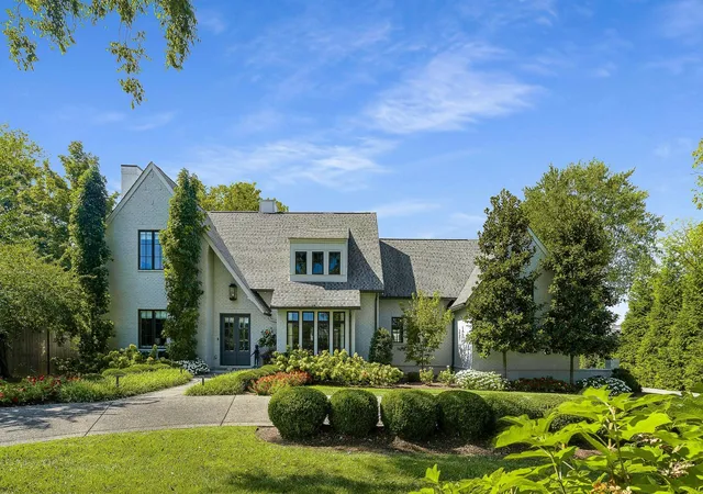 Photo 1 of Sale Pending at 115 Page Rd, Nashville, TN 37205 | MLS# 3628111 | Listing updated on 2026-10-28
